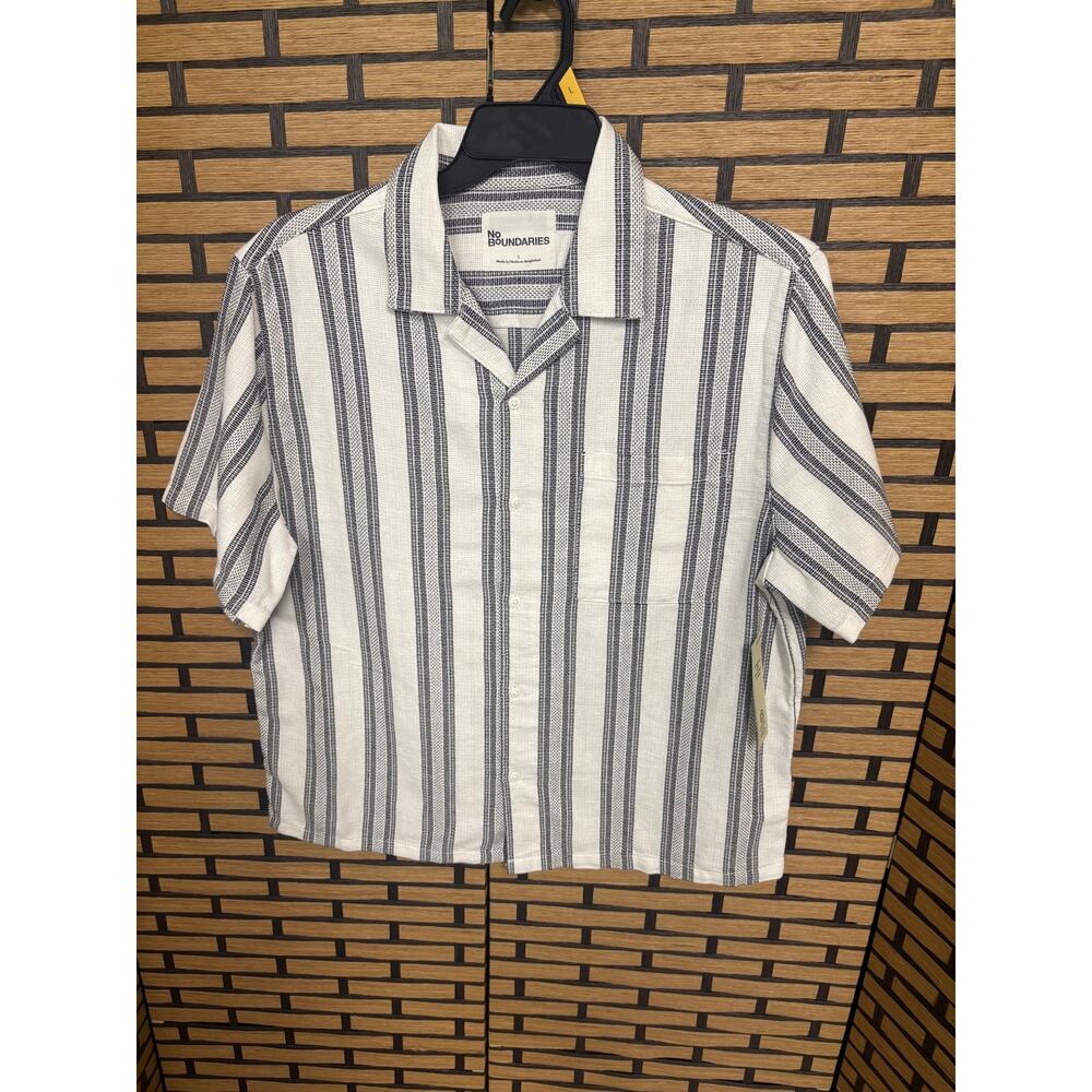 No Boundaries White And‎ Black Stripe Button Down Shirt Size Large